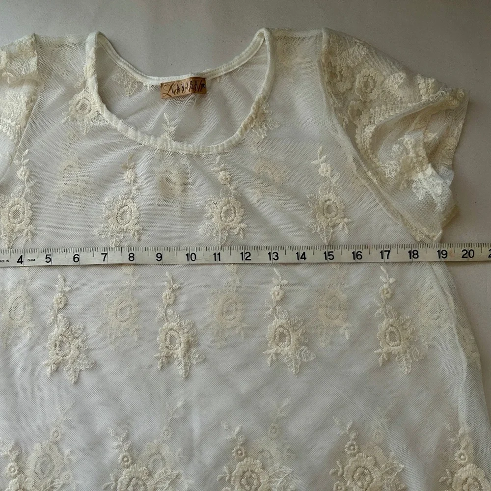 Lavish Ivory Lace Short Sleeve Scoop Neck Overlay Women's Top - Women's Medium - Picture 5 of 6